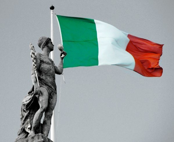 illuminations-irish-flag-flies-above-the-gpo